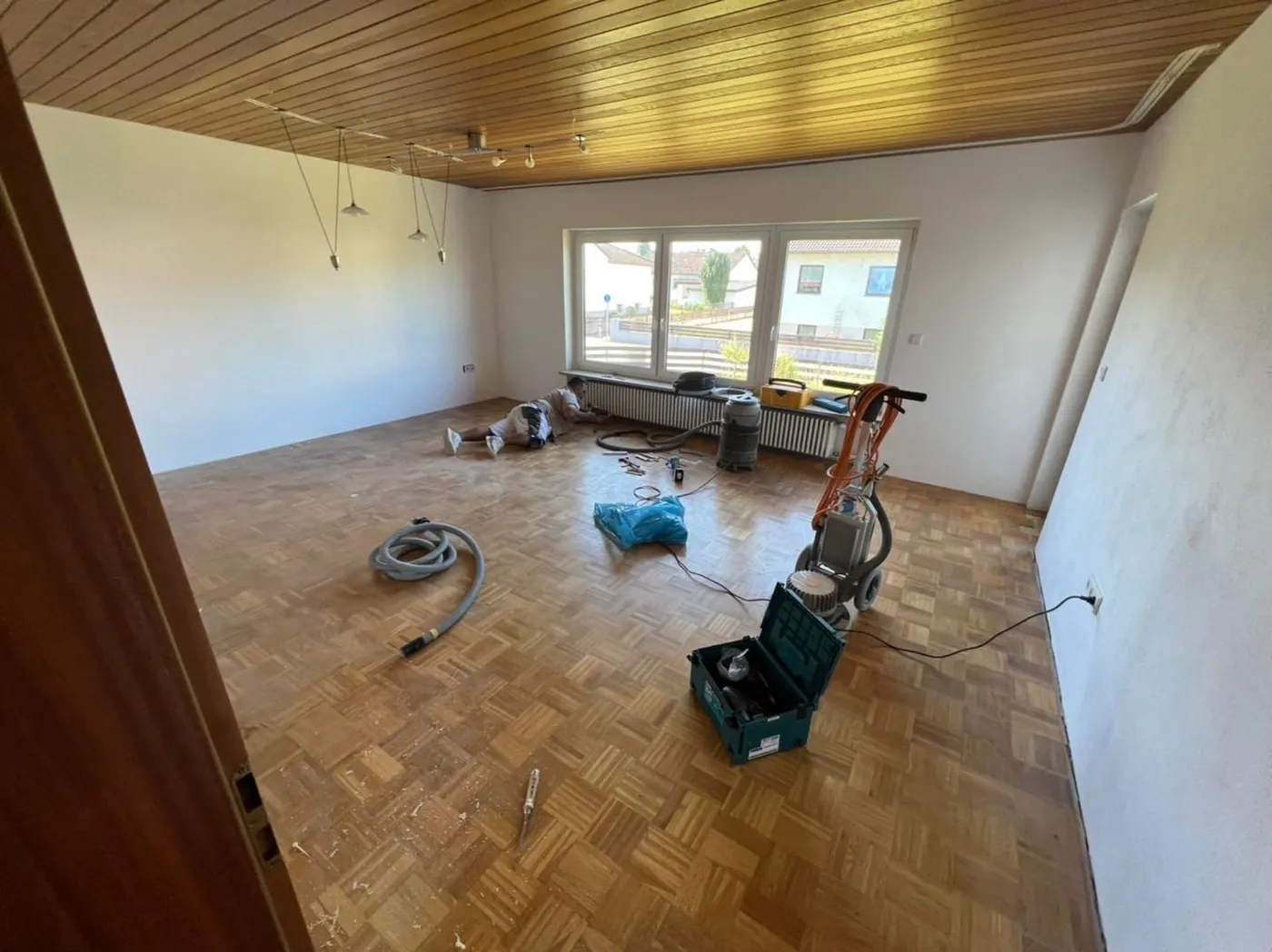Parkett aufbereiten & schleifen – Schreinerei Schreistetter