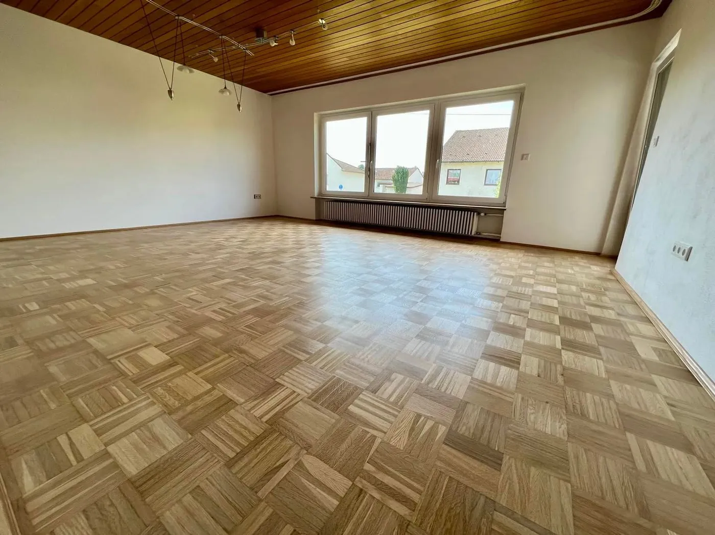 Parkett aufbereiten & schleifen – Schreinerei Schreistetter